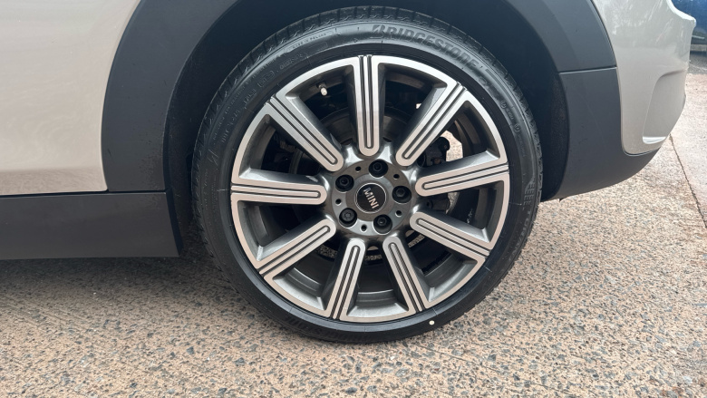 MINI Hatchback 2.0 Cooper S Exclusive 5dr Petrol Hatchback